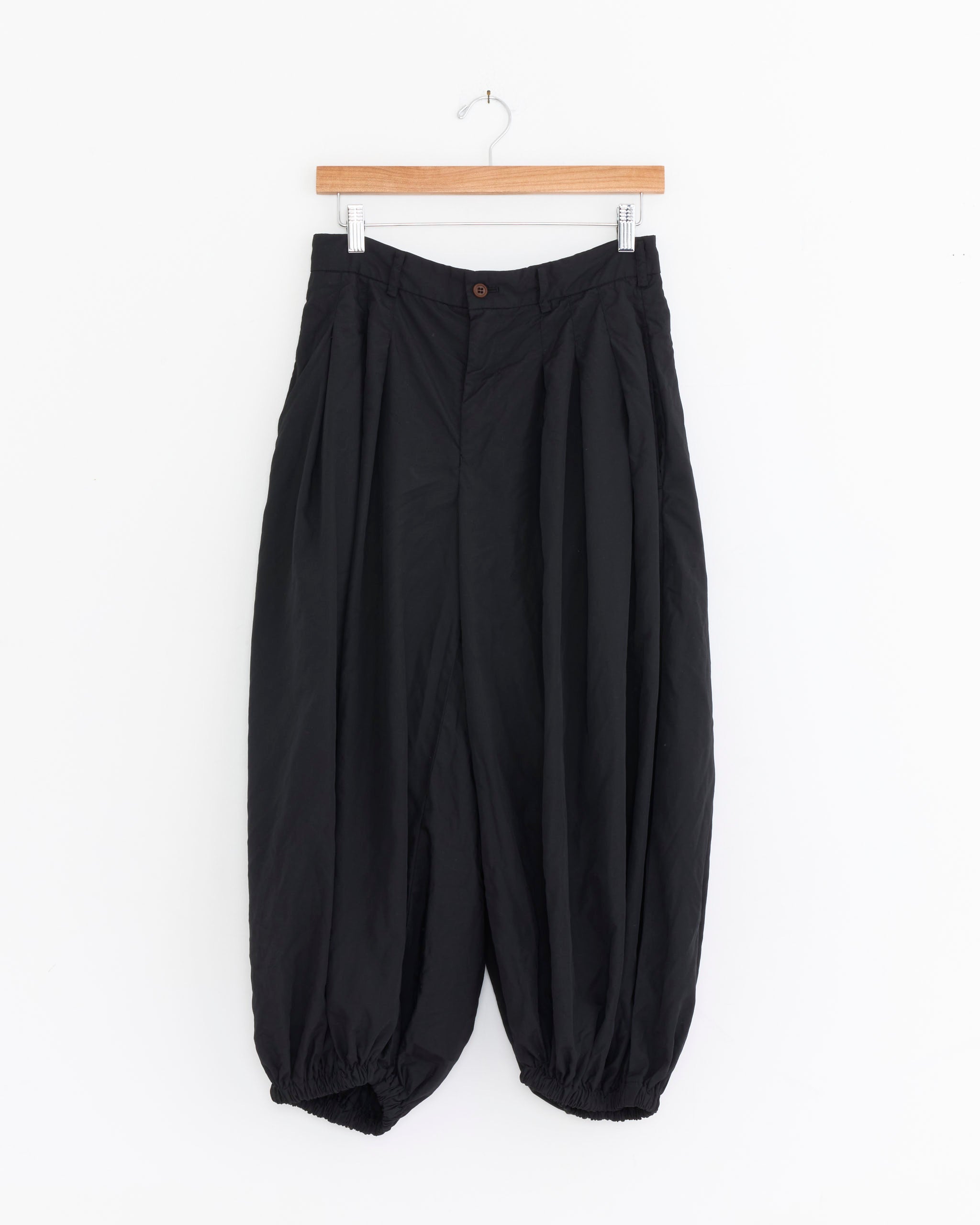 P006 Pant in Black